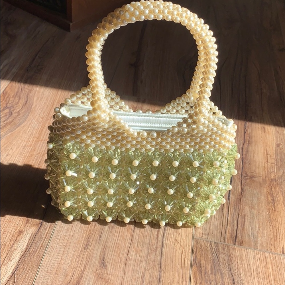 Vintage look pearl purse. New  8-1/2”W x 6-1/2 H